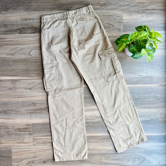 STR Stradivarius Cargo Pants Khaki Utility Straight Leg Size 6 - Picture 12 of 13